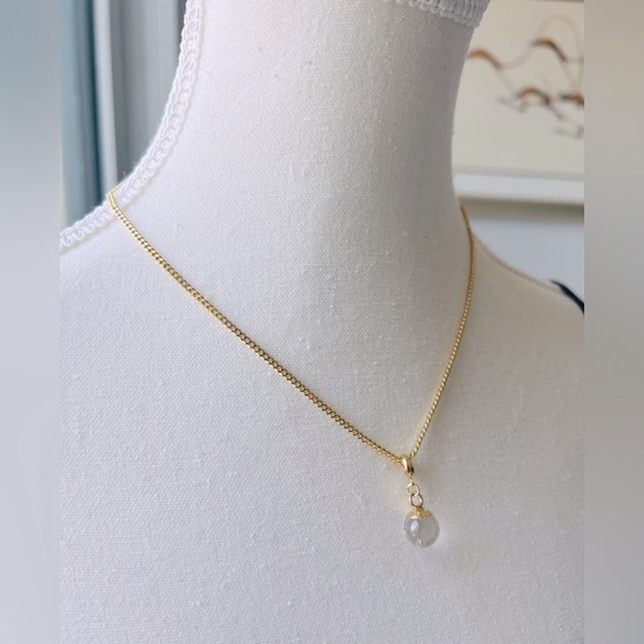 Dainty 18kt Gold Plated Curb Chain with Crystal Quartz - Picture 5 of 7